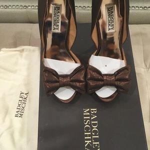 NIB New Sz 7 Badgley Mischka Mable Heels Pump